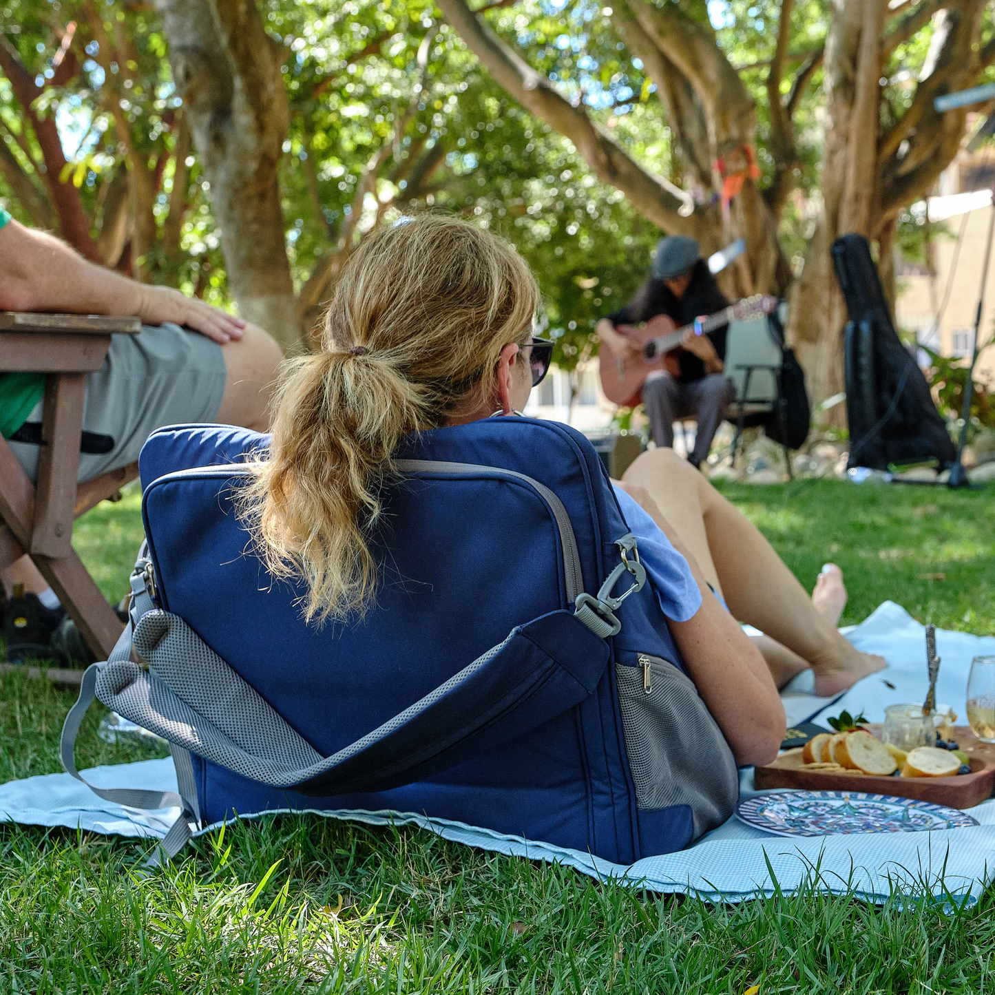 Playamigo - Portable Lounger with Storage